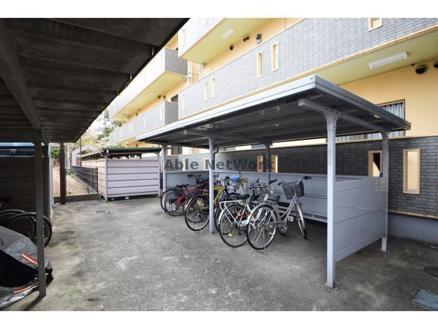 駐輪場 ホームレジデンスA