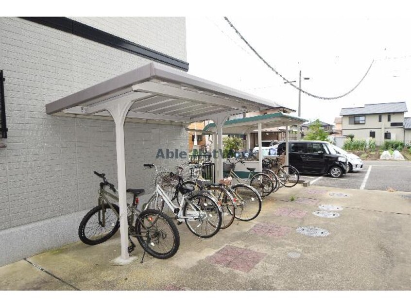 駐輪場 千波