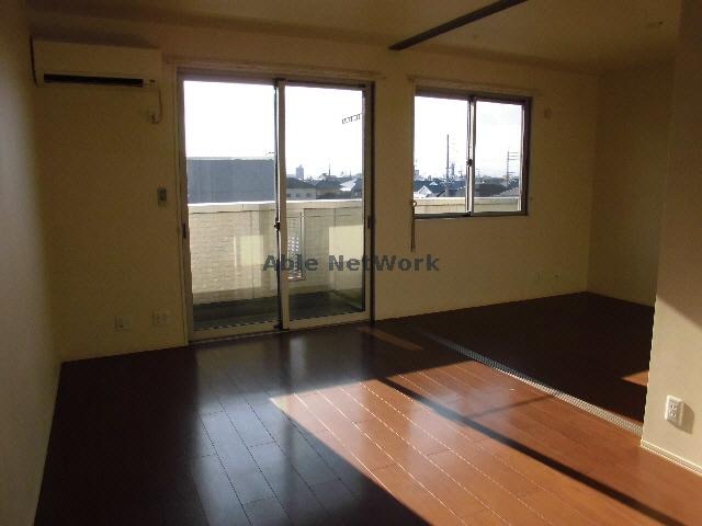 居室 マノワール十六田