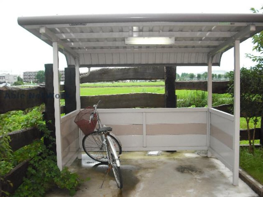 駐輪場 ボーヴォワール　メゾン