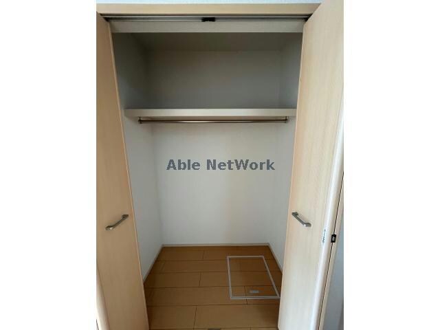 キッチン横　クローゼット リビエール