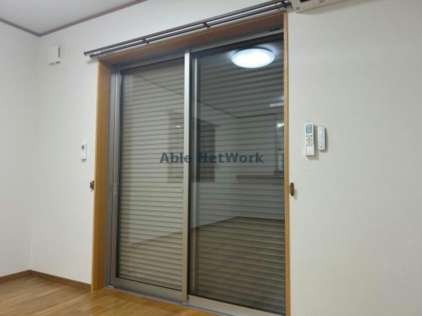1階のみ　電動式シャッタ 尾崎町上田貸家（北棟）