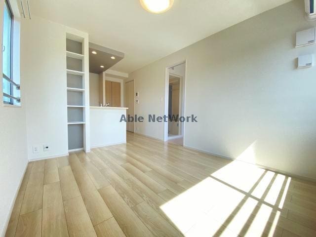  ホワイトメゾン錦