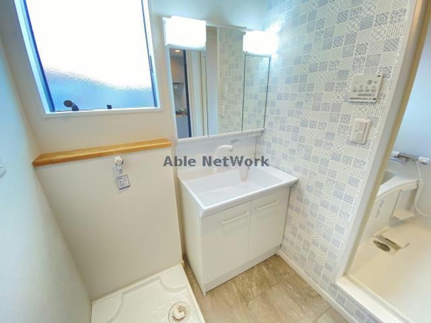 同物件他号室の写真です Sunface street