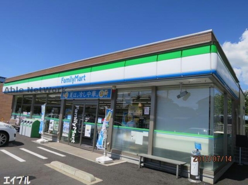 ファミリーマート君津人見店(コンビニ)まで444m コアロード人見Ｂ