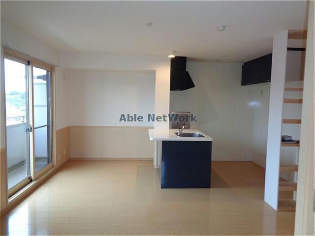  ルヴァンコート弐番館