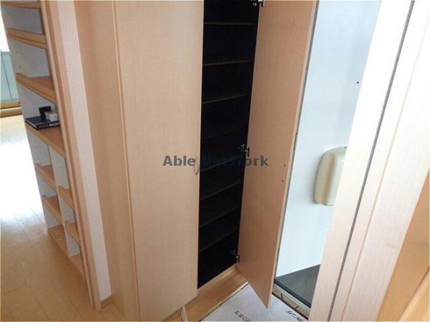  ルヴァンコート弐番館