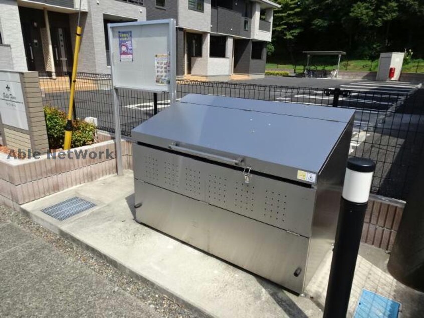 ゴミステーション ベルフィオーレ