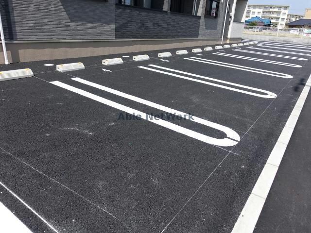 敷地内駐車場・ダブルライン ジュネス（蔵波台）