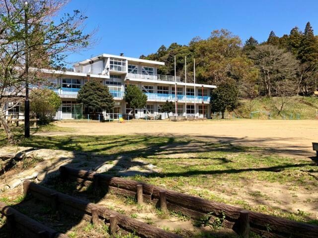 君津市立小櫃小学校(小学校)まで2404m 戸崎伊從邸貸家