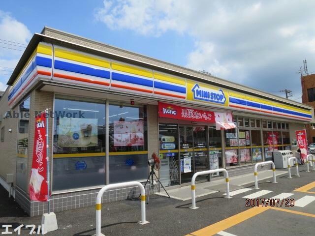 ミニストップ君津北子安店(コンビニ)まで634m フィオーレ北子安