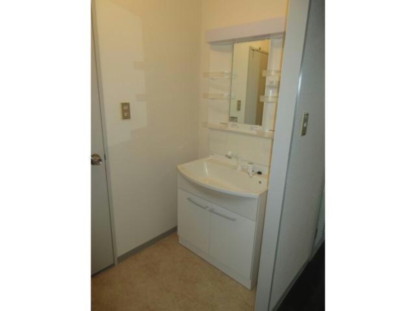  東海道本線（首都圏）/戸塚駅 バス11分横浜医療センター下車:停歩7分 5階 築44年