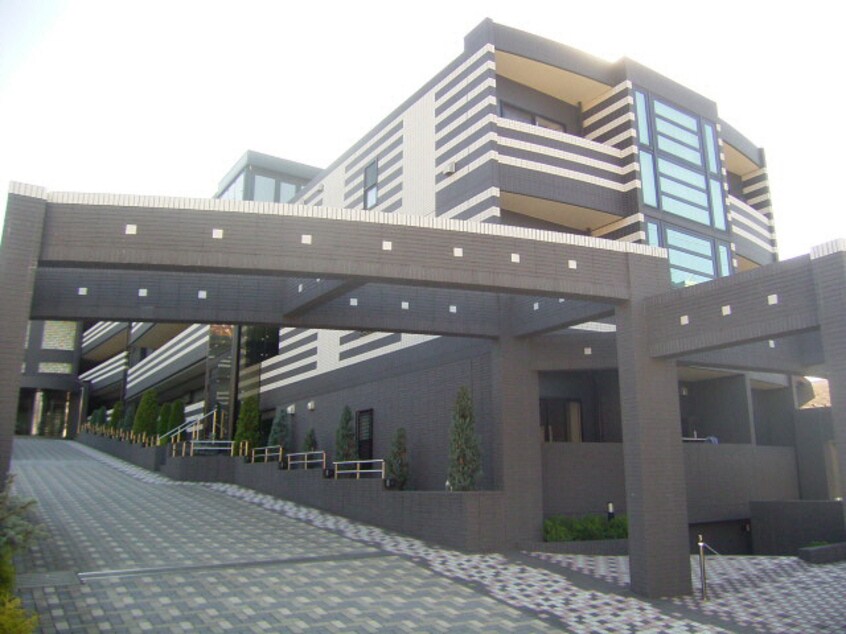  相鉄本線/星川駅 徒歩8分 1階 築16年