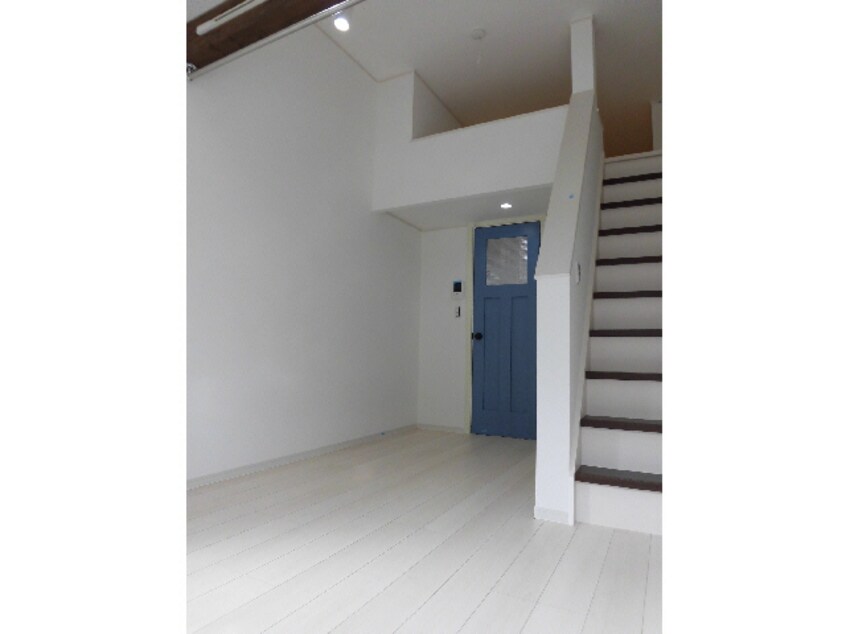  横須賀線/保土ケ谷駅 徒歩13分 1階 築8年