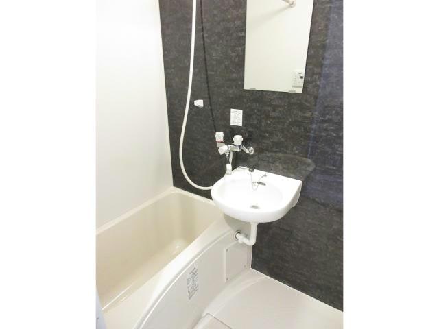  横須賀線/保土ケ谷駅 徒歩10分 2階 築8年