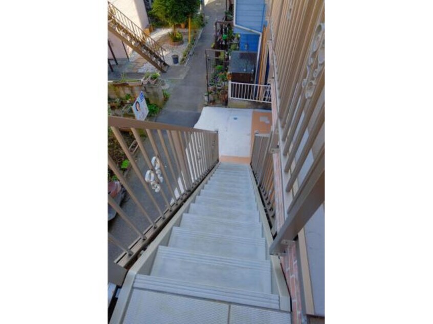 共用階段 相鉄本線/和田町駅 徒歩3分 2階 築7年