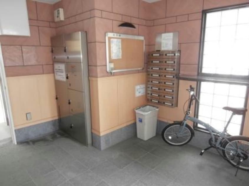  横浜市営地下鉄ブルーライン/三ツ沢上町駅 徒歩2分 1階 築21年