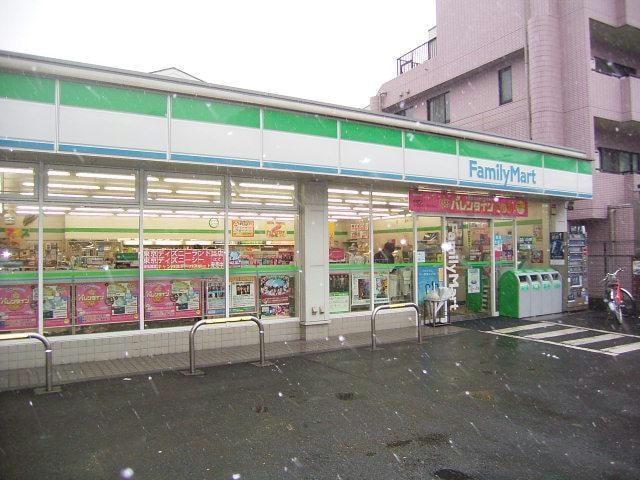 ファミリーマート三ツ沢上町駅前店(コンビニ)まで400m 横浜市営地下鉄ブルーライン/三ツ沢上町駅 徒歩4分 3階 築3年