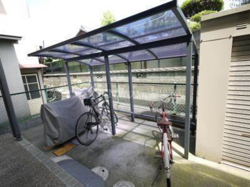 駐輪場 シャンティーブルー