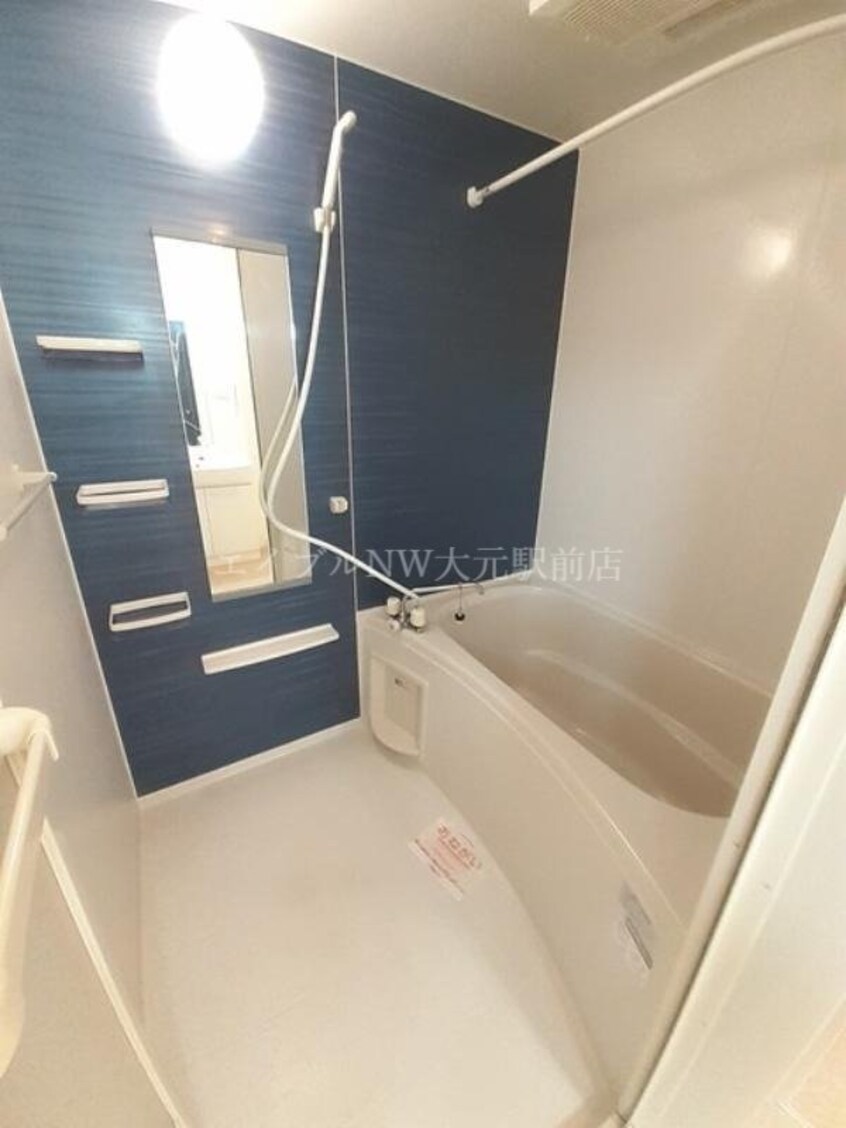  ラ・ベルコリーヌＢ