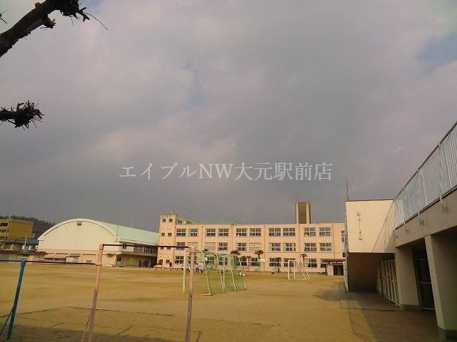 岡山市立芳田小学校(小学校)まで642m コーポラス武田Ｂ棟
