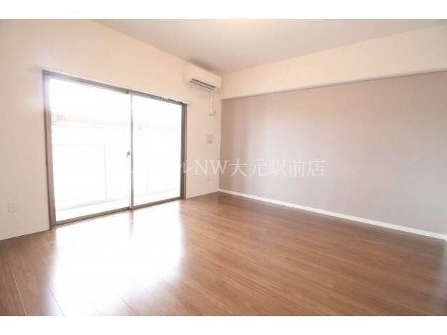 広々洋室10帖 CEREZO奥田西町