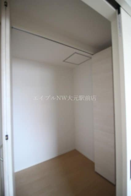  one side hills （ワンサイドヒルズ）