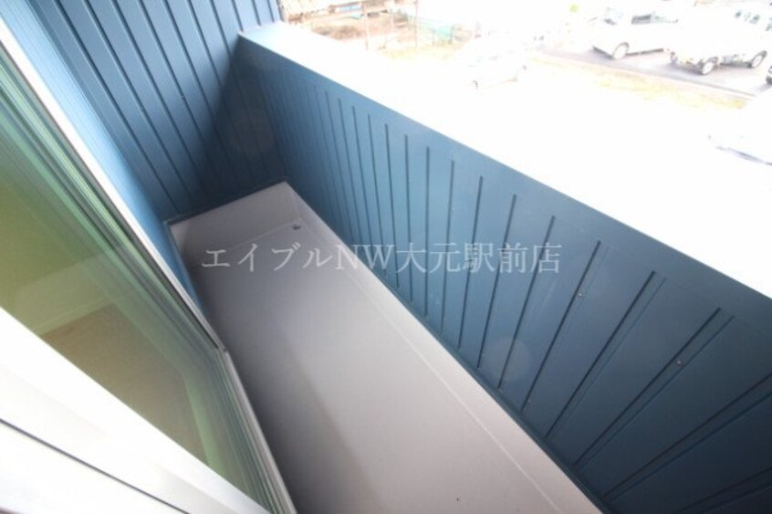  one side hills （ワンサイドヒルズ）