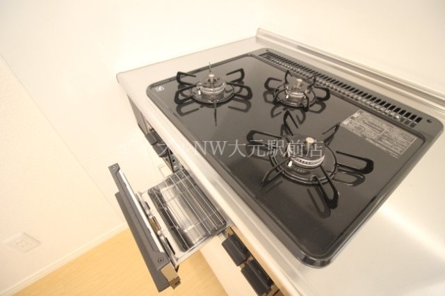  one side hills （ワンサイドヒルズ）