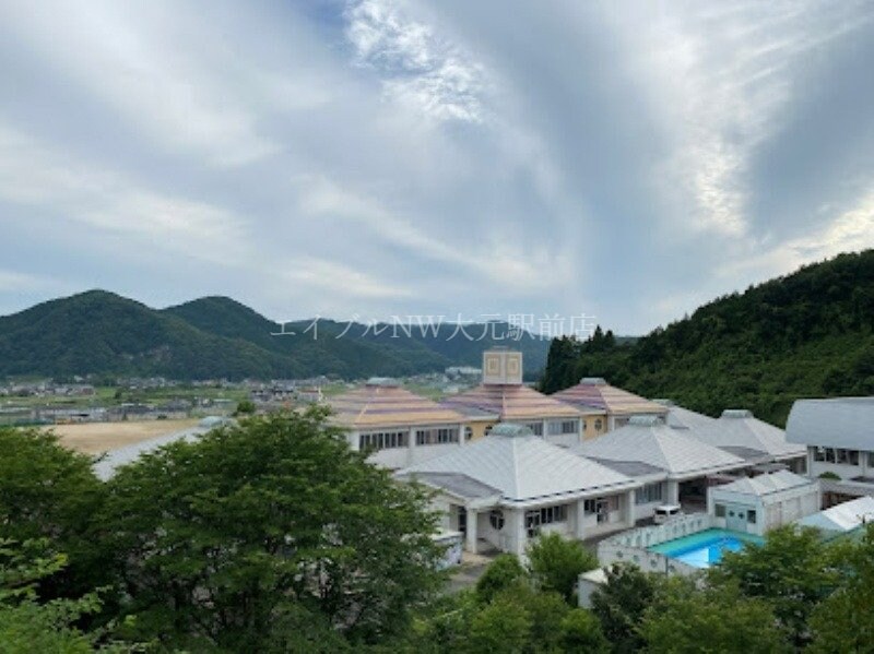 御津小学校(小学校)まで1429m フィレ・ル・クールⅡ