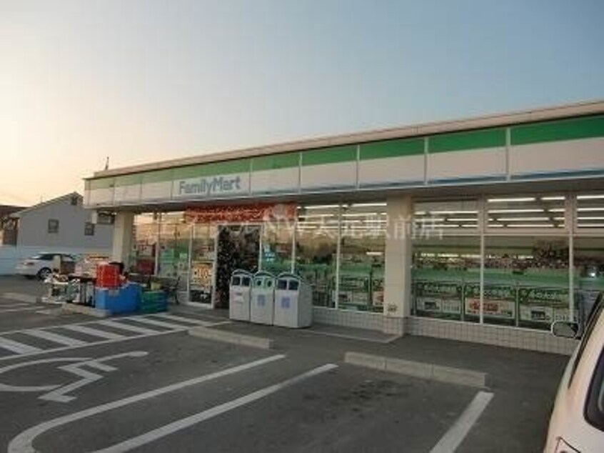 ファミリーマート岡山新屋敷店(コンビニ)まで146m グランフォーレ野田