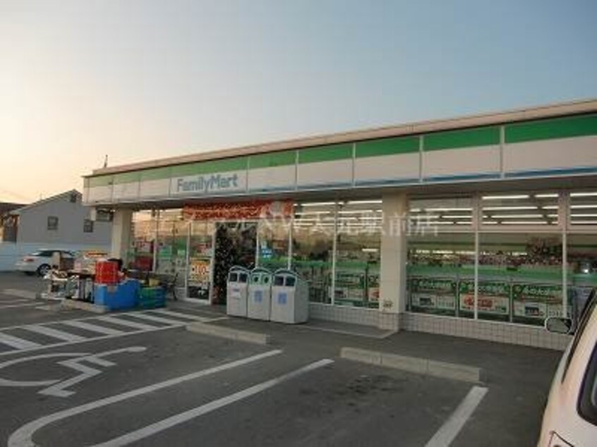 ファミリーマート岡山東花尻店(コンビニ)まで212m クリスメゾン　Ｂ