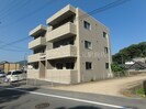 マンション白壁の外観