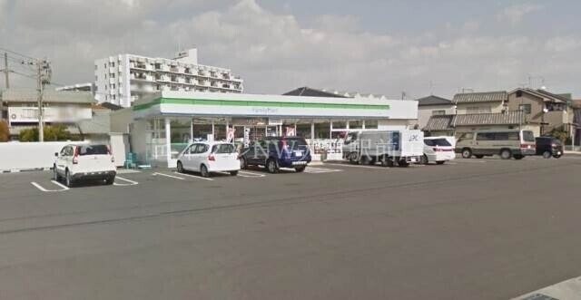 ファミリーマート岡山万倍店(コンビニ)まで602m カーサ・プラシードＢ