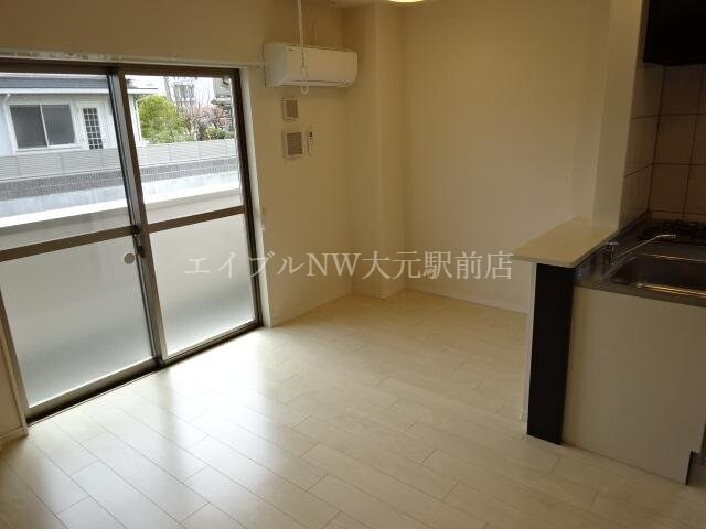 リビング ディアコート下伊福