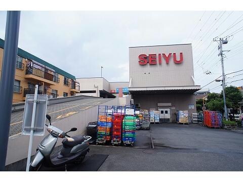 西友北綾瀬店(スーパー)まで690m パラシオ北綾瀬