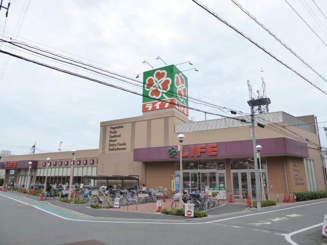 ライフ葛飾白鳥店(スーパー)まで573m ウィンドお花茶屋
