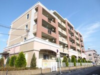 イースト　エクラン
