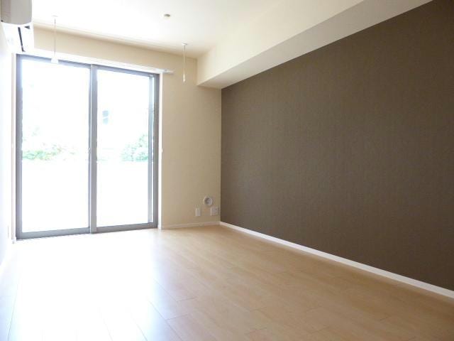  Ｌａｕｓａｎｎｅ