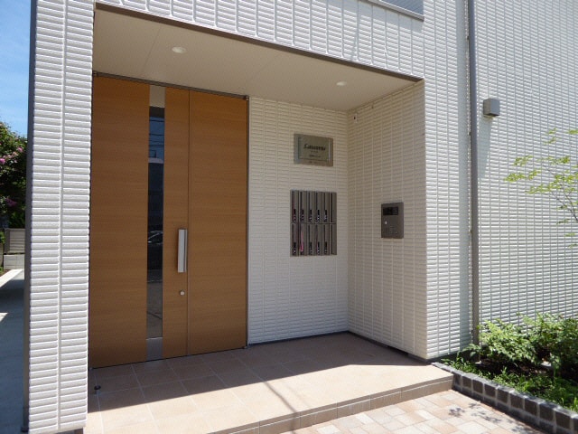  Ｌａｕｓａｎｎｅ