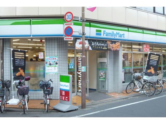 ファミリーマート亀有北口店(コンビニ)まで92m コスモ亀有Ⅴ