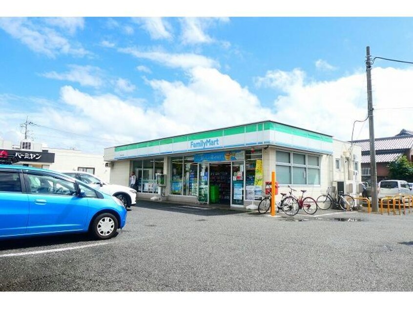 ファミリーマート三郷みなみ店(コンビニ)まで214m テラス アルテンム