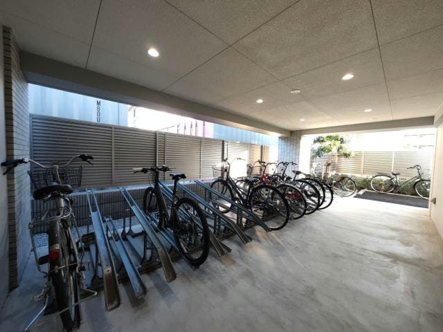  ペアパレス六町2号館