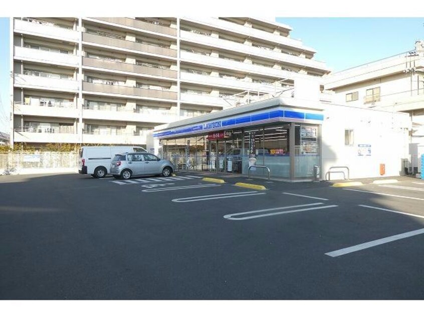 ローソン足立加平二丁目店(コンビニ)まで201m プラザドゥソノラ