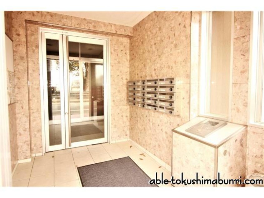  ベルヌーブ北浜ハイツ