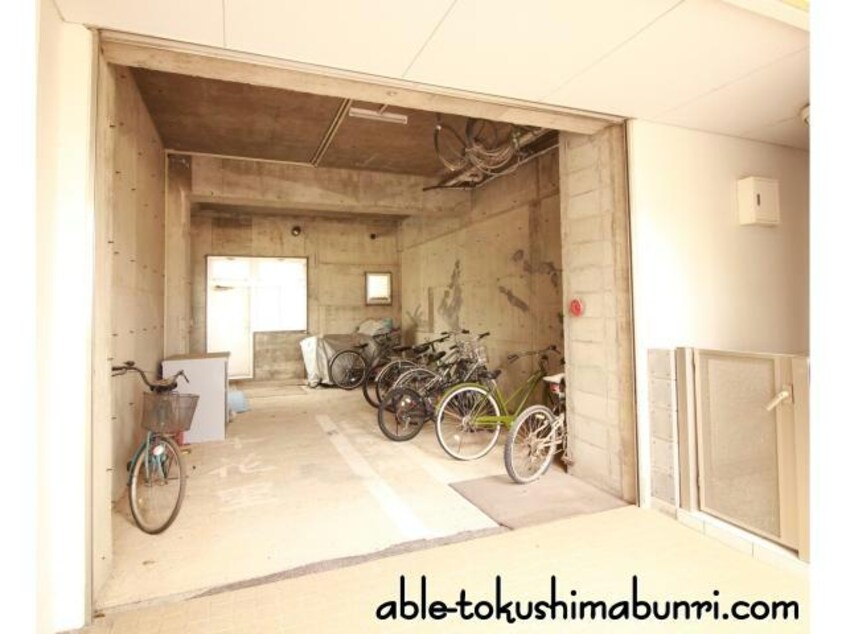  ベルヌーブ北浜ハイツ