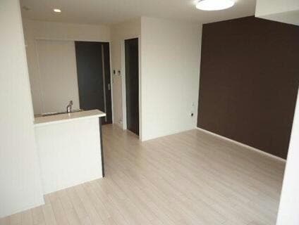  ユニヴァリィ県庁東