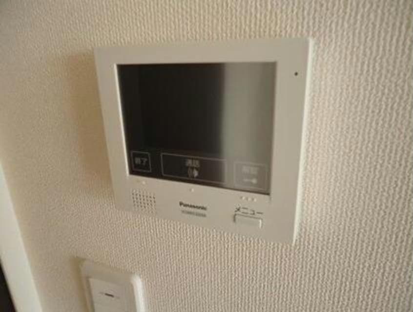  ユニヴァリィ県庁東