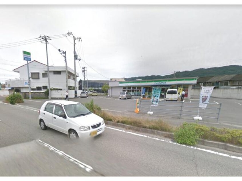 ファミリーマート北島田町一丁目店(コンビニ)まで617m タウンハイツ