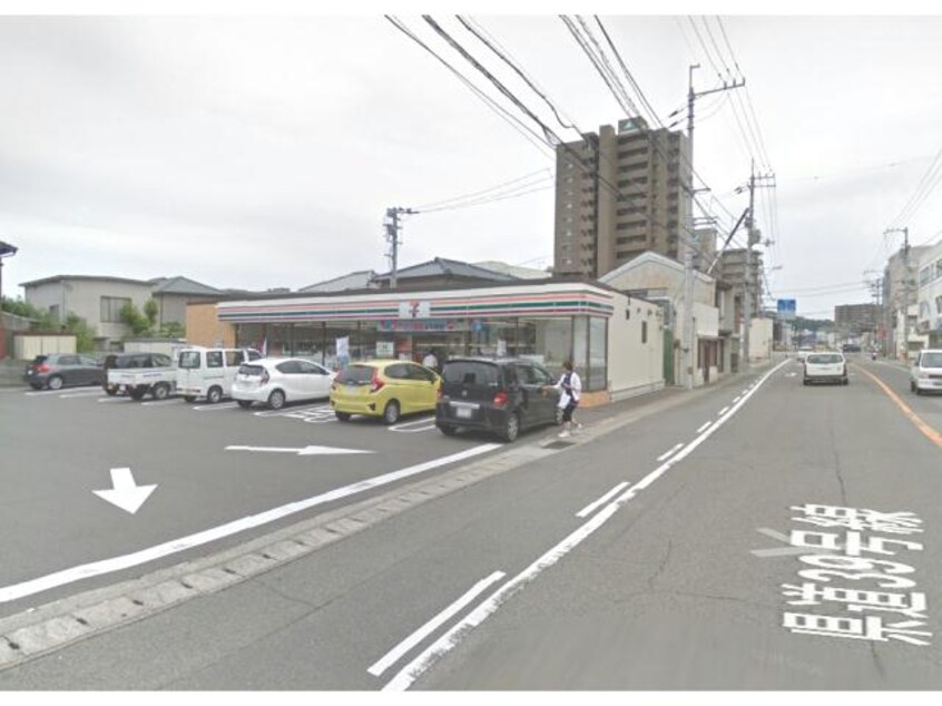 セブンイレブン徳島吉野本町6丁目店(コンビニ)まで131m 高徳線/徳島駅 徒歩20分 5階 築29年